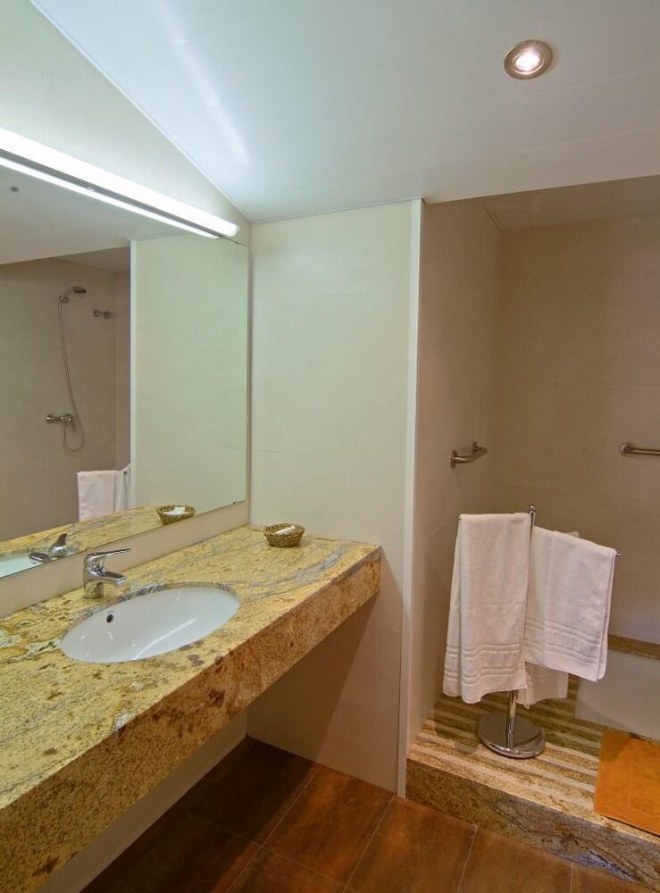 Hotel Pinxo ซานตาโกโลมา เด ฟาร์แนร์ส ภายนอก รูปภาพ